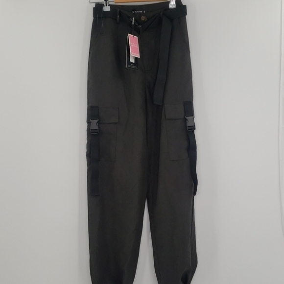 PrettyLittleThing black cargo detail joggers - Picture 3 of 10